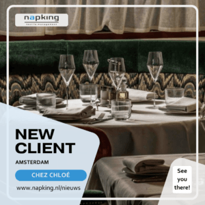 gedekte tafel in restaurant Chez Chloe
